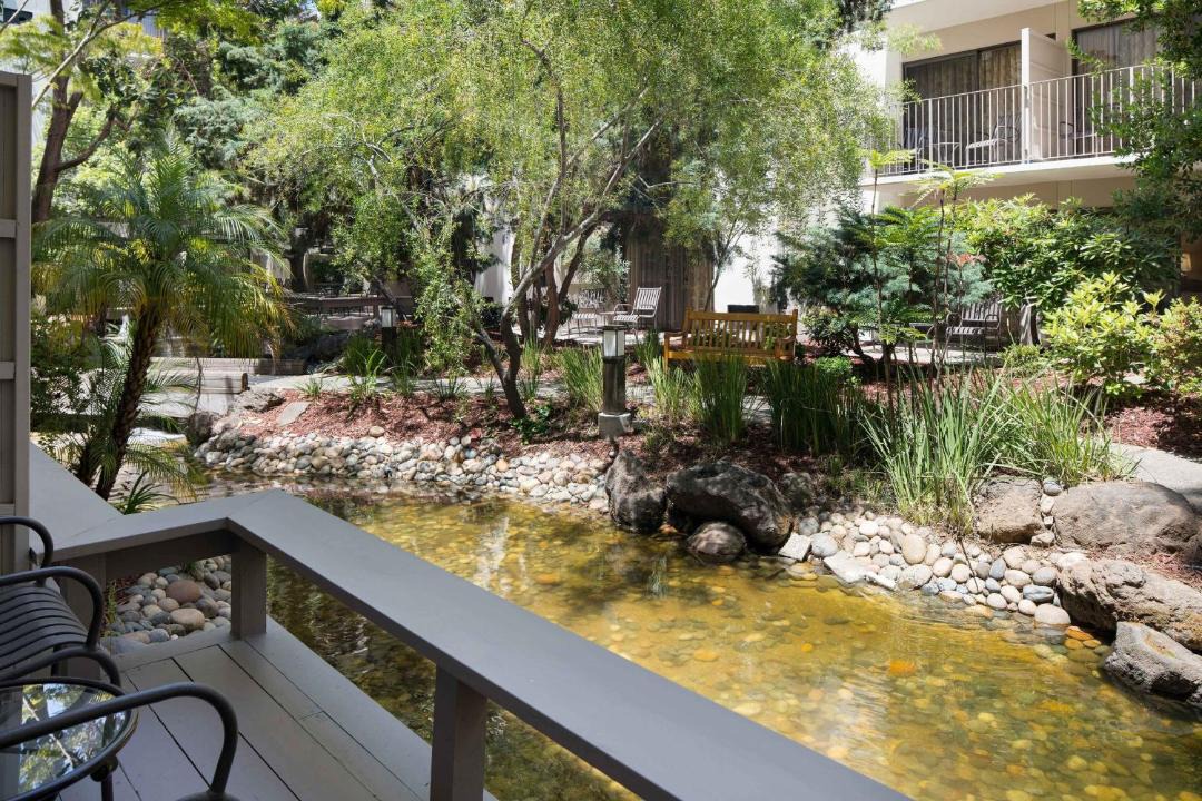 Photo of Patio Balcony in University South