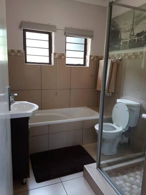Photo of Bathroom in Shaka's Rock