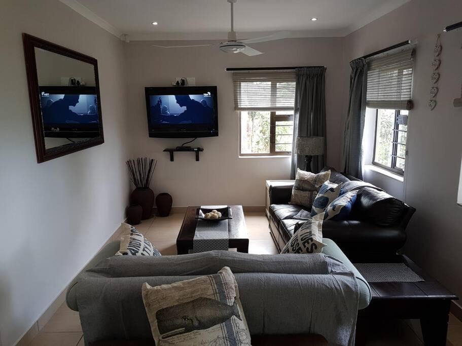 Photo of Livingroom in Shaka's Rock