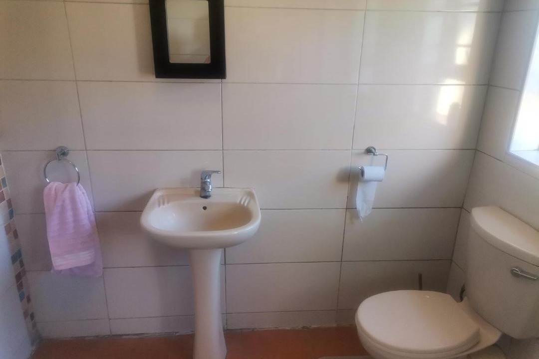 Photo of Bathroom in Alice