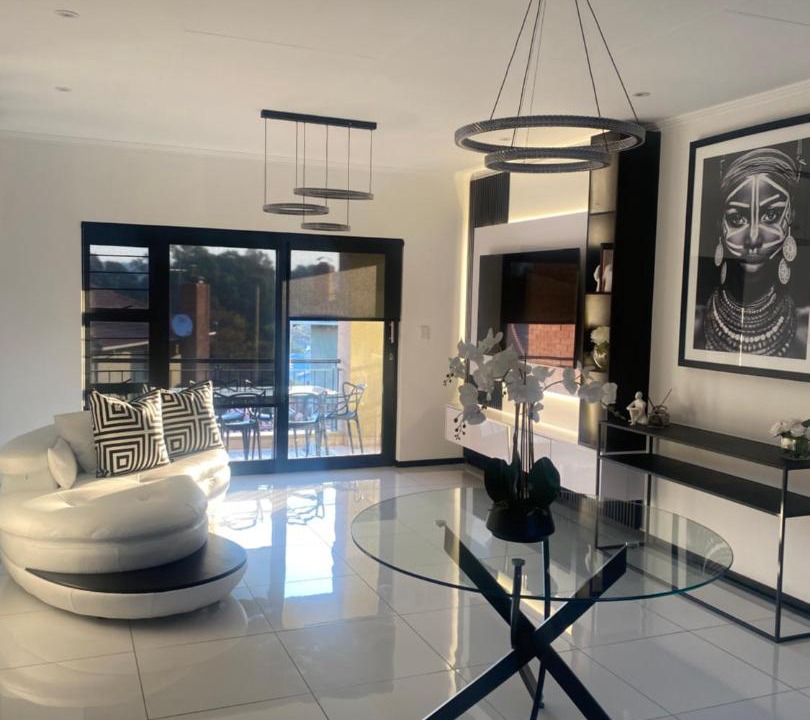 Photo of Livingroom in Douglasdale