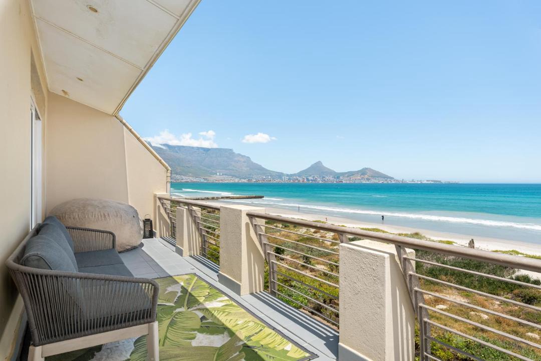 Photo of Patio Balcony in Lagoon Beach