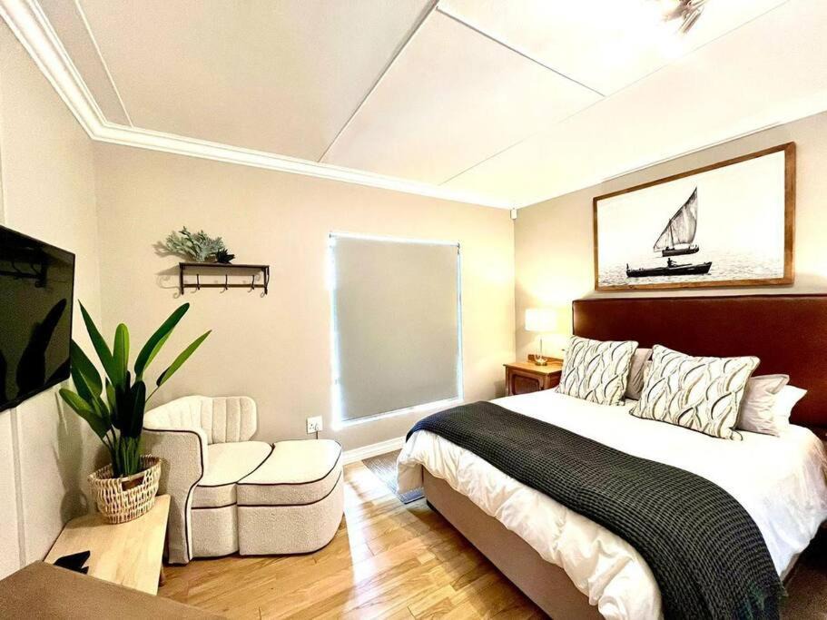 Photo of Bedroom in Reebok