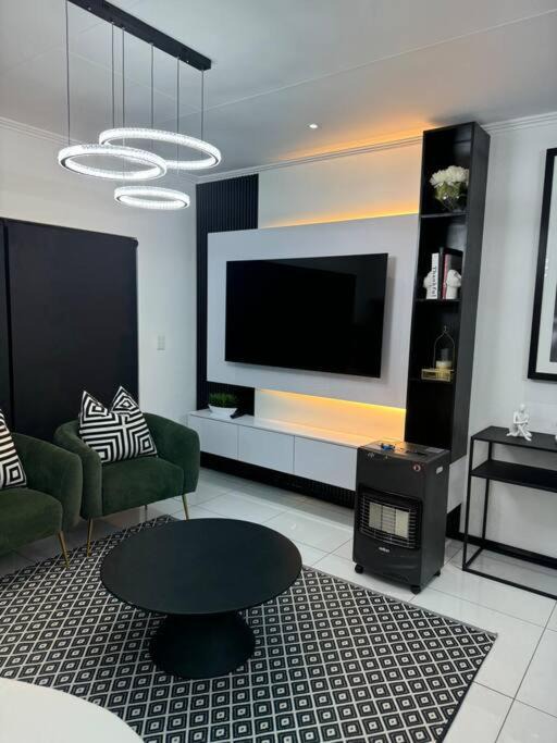 Photo of Livingroom in Douglasdale
