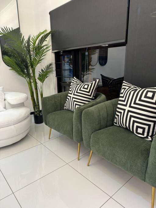 Photo of Livingroom in Douglasdale