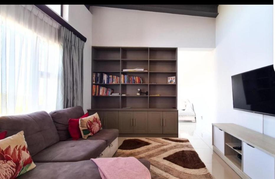 Photo of Livingroom in Gonubie