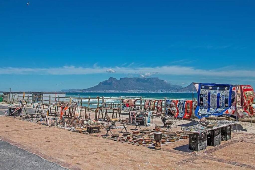 Photo of Others in Bloubergstrand