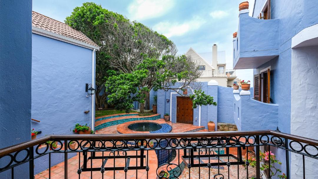 Photo of Patio Balcony in Wilderness Beach