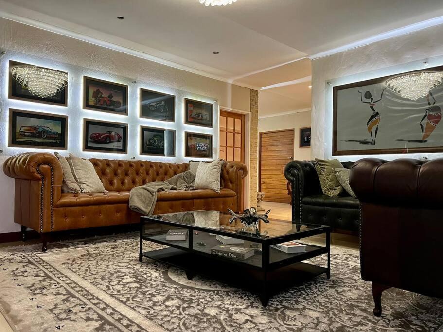 Photo of Livingroom in Greater Johannesburg Metropolitan Area