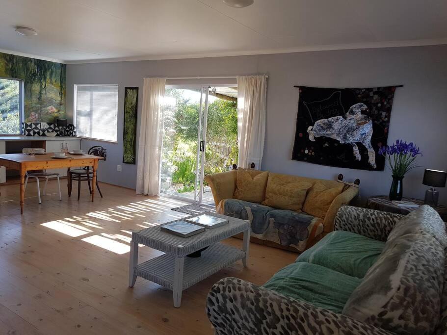 Photo of Livingroom in Reebok