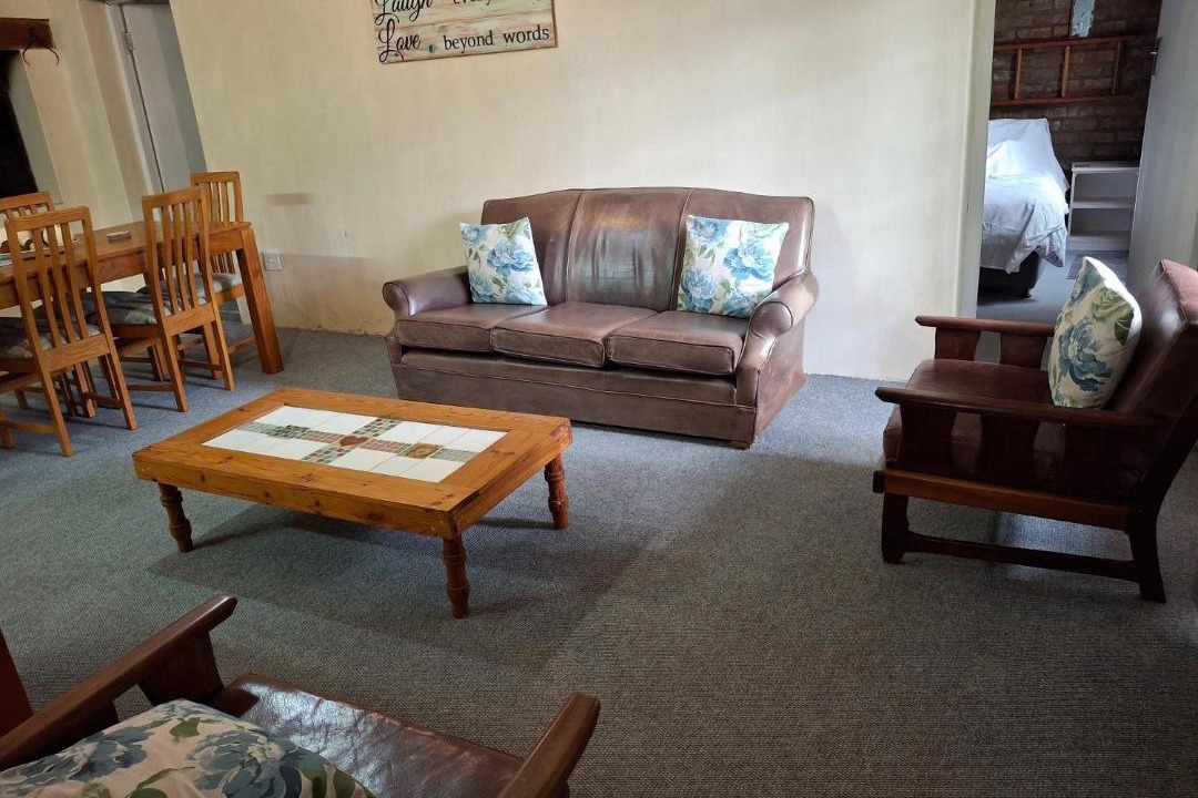 Photo of Livingroom in Oudtshoorn