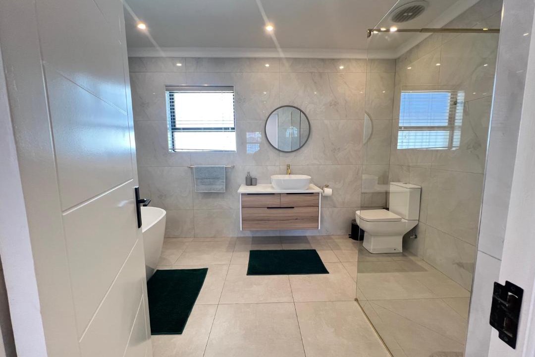 Photo of Bathroom in Bloubergstrand
