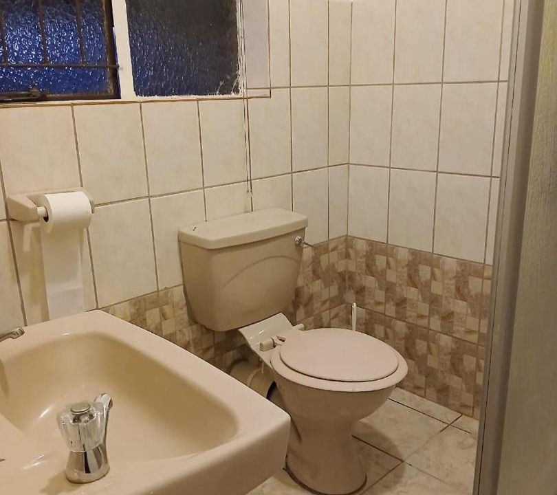 Photo of Bathroom in Flora Park