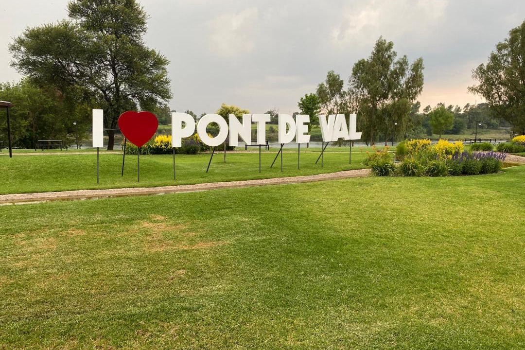 Photo of Others in Parys