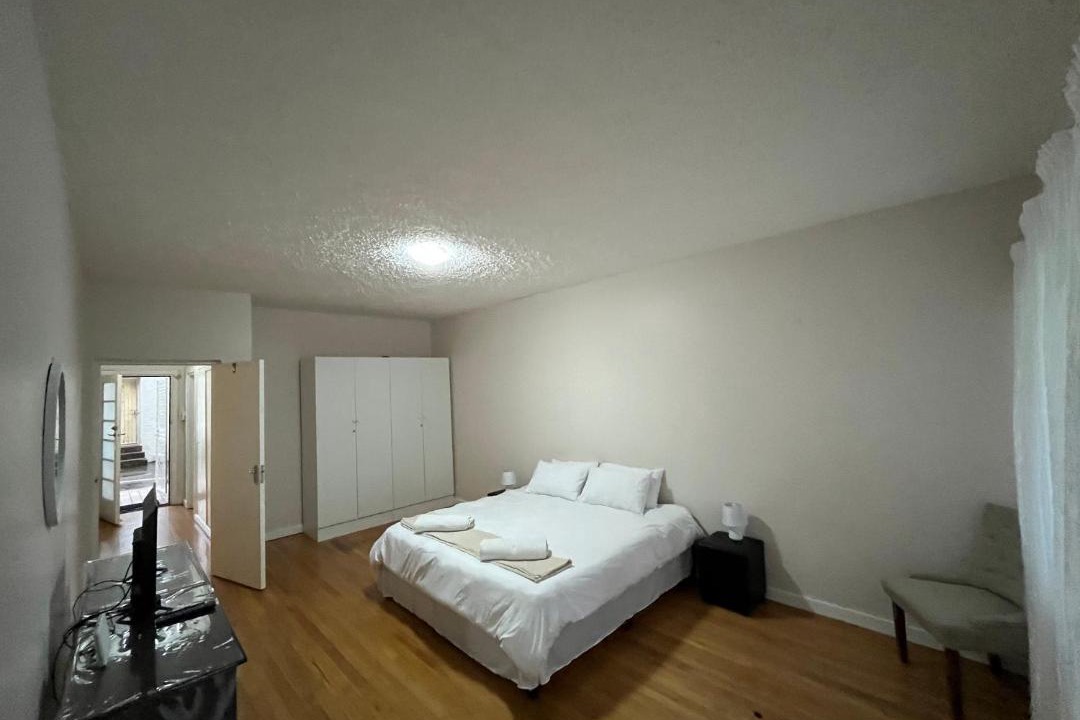 Photo of Bedroom in Pollok Beach