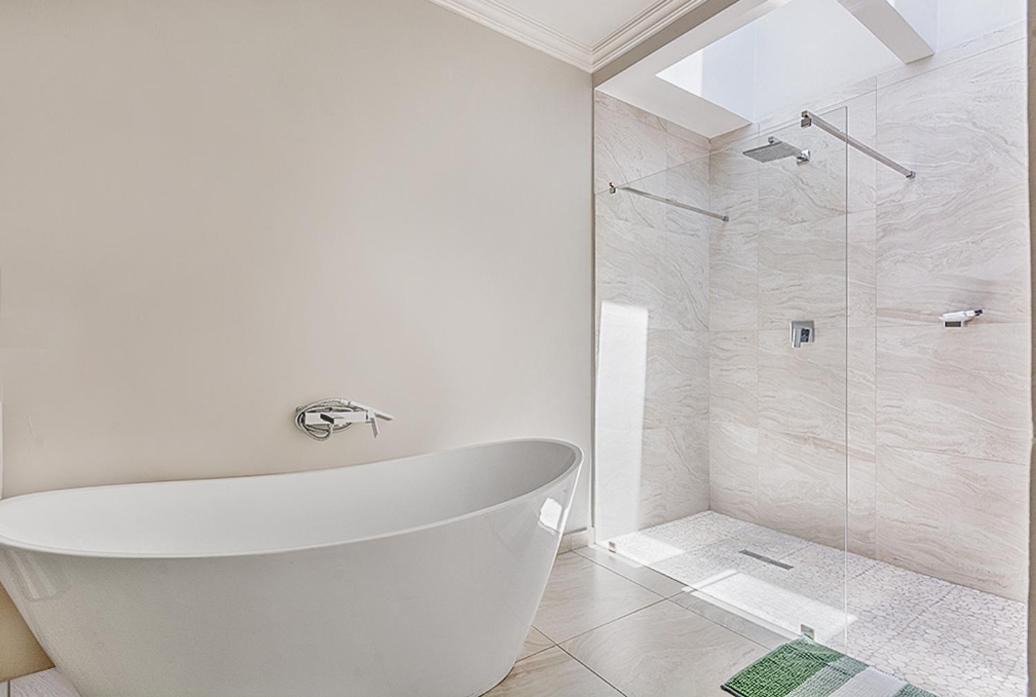Photo of Bathroom in Greater Johannesburg Metropolitan Area