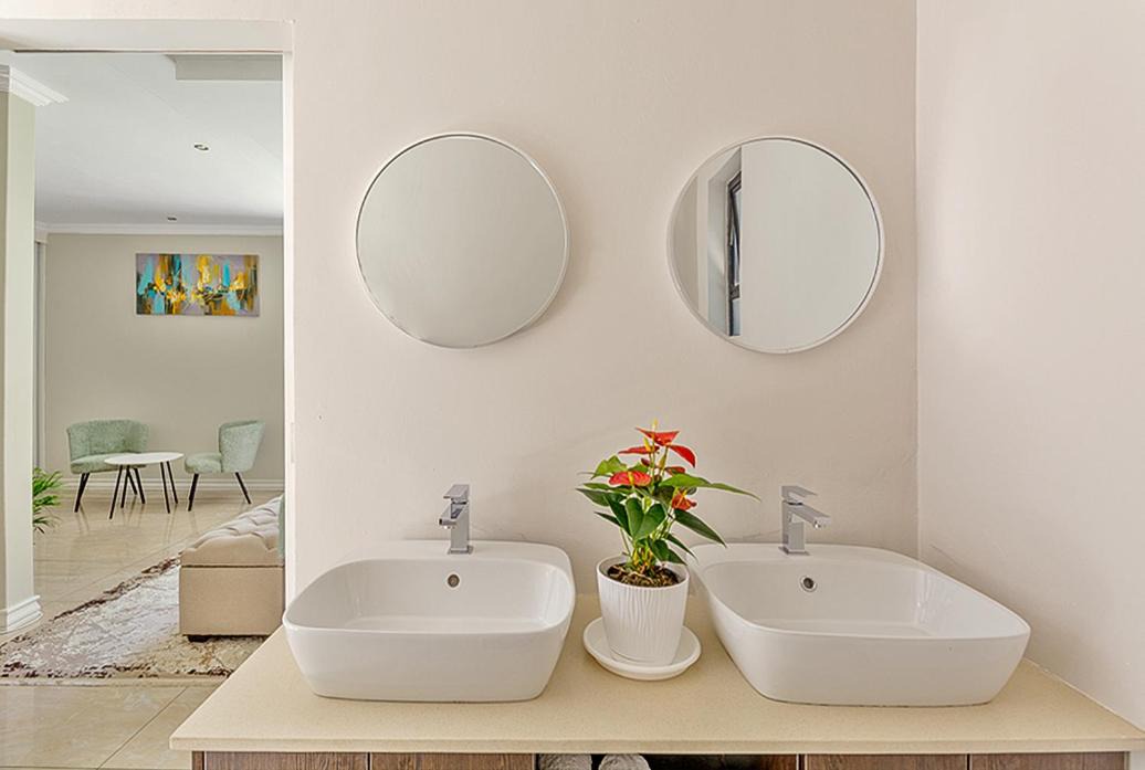 Photo of Bathroom in Greater Johannesburg Metropolitan Area