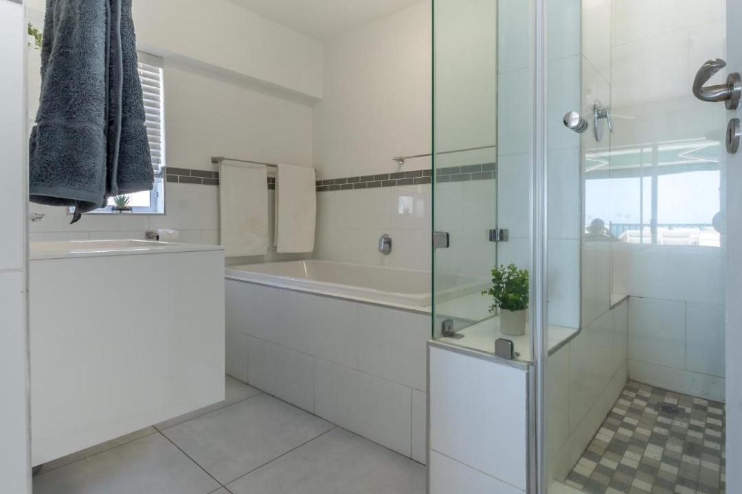 Photo of Bathroom in Shaka's Rock
