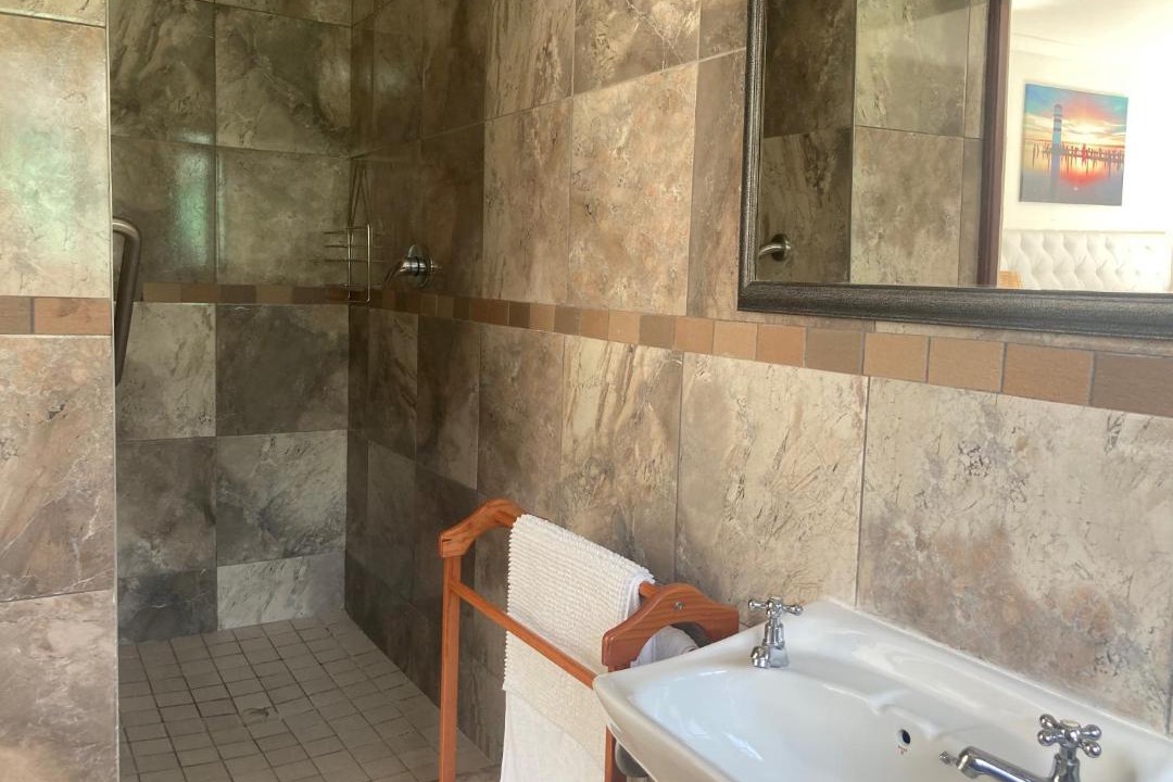 Photo of Bathroom in Rome Glen