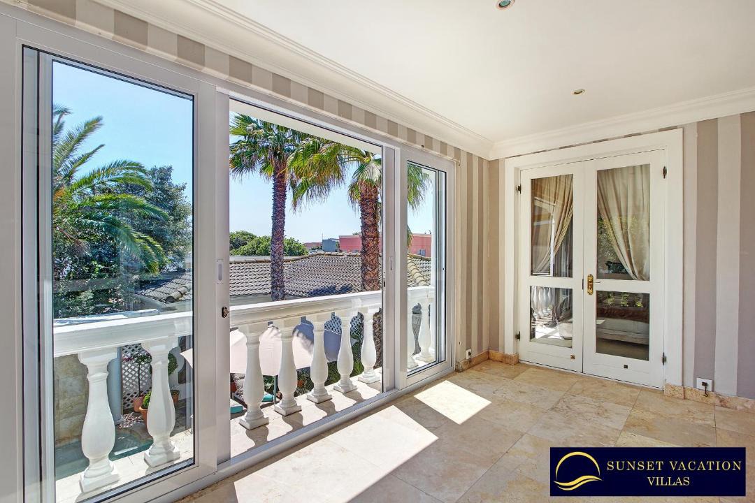 Photo of Patio Balcony in Sunset Beach