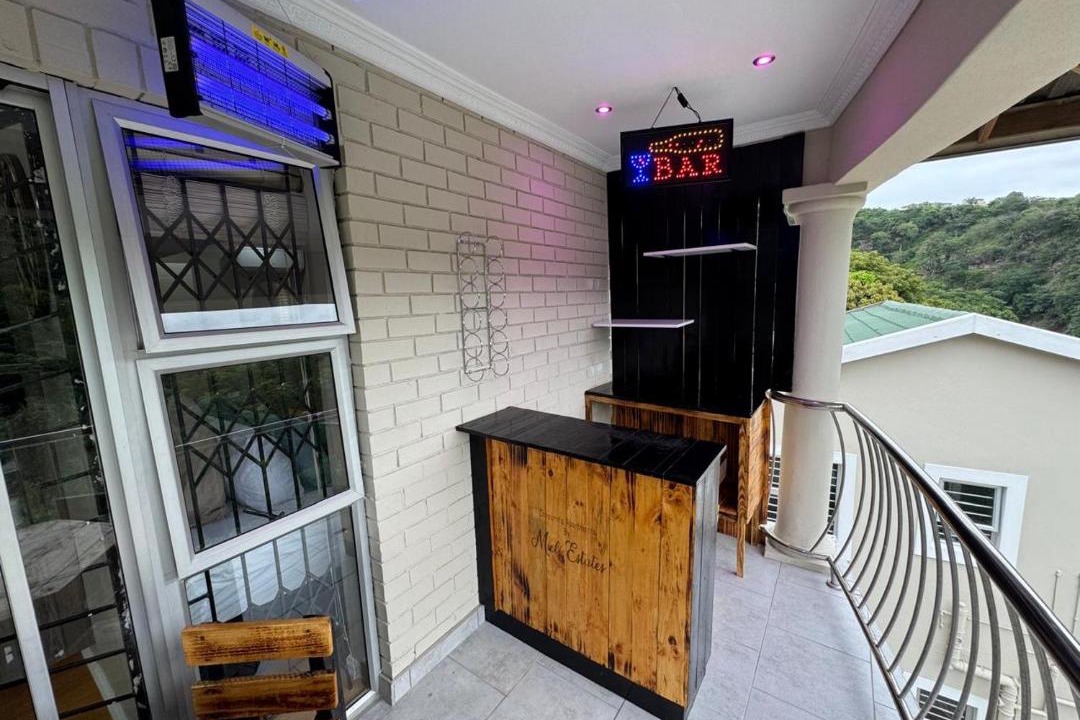 Photo of Patio Balcony in Chatworth