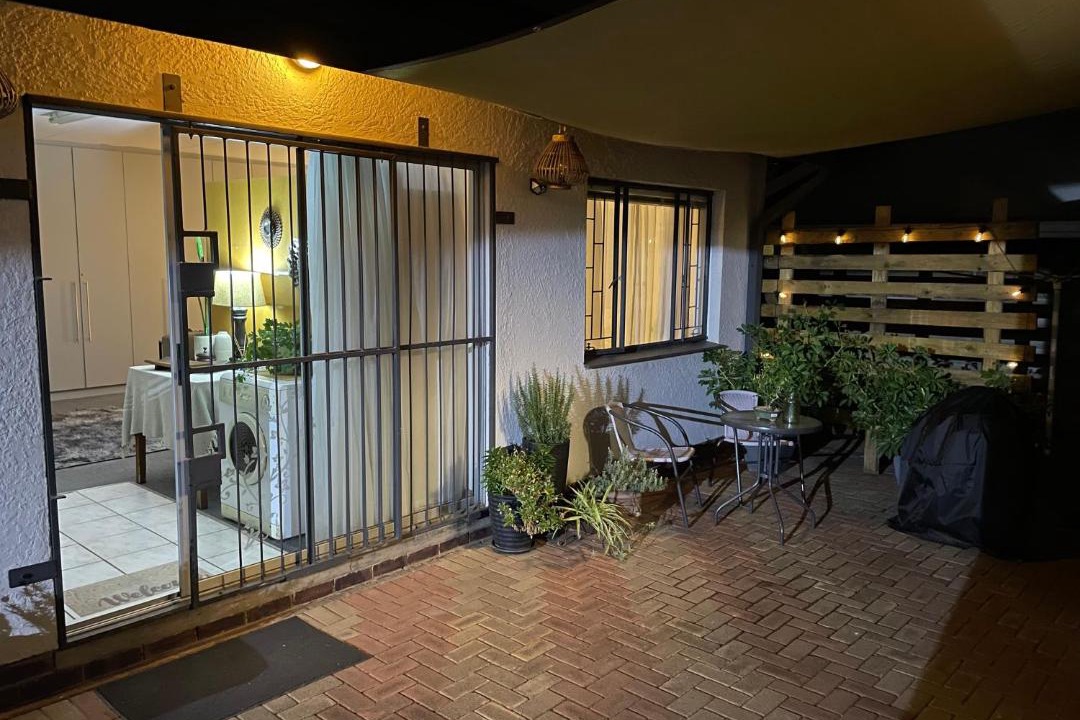 Photo of Patio Balcony in Universitas
