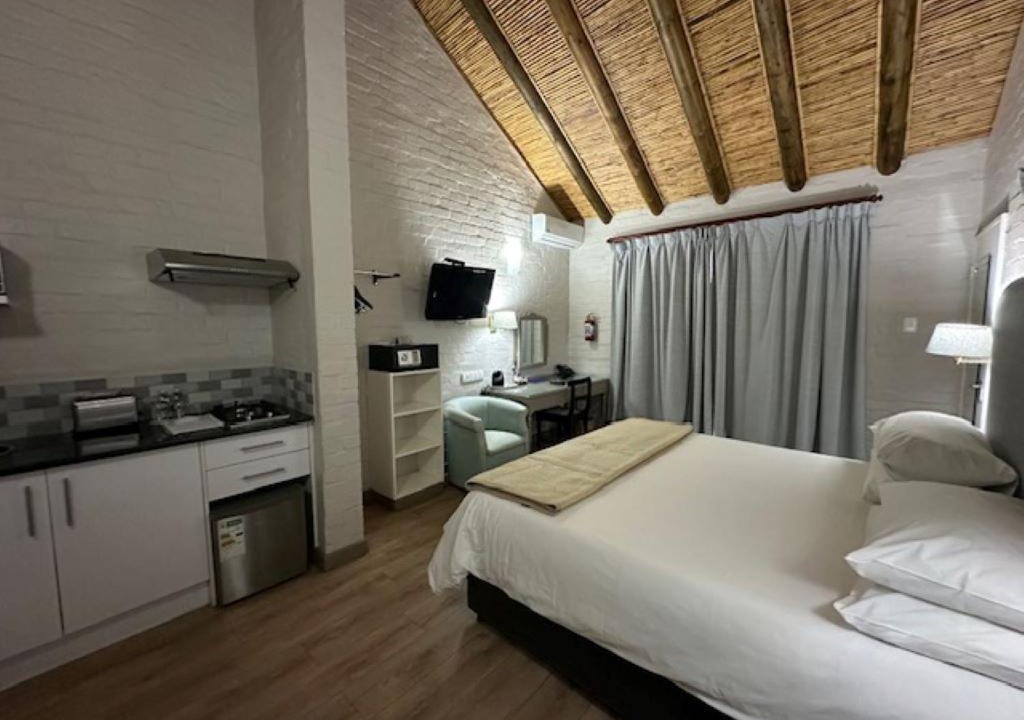 Photo of Bedroom in Oudtshoorn