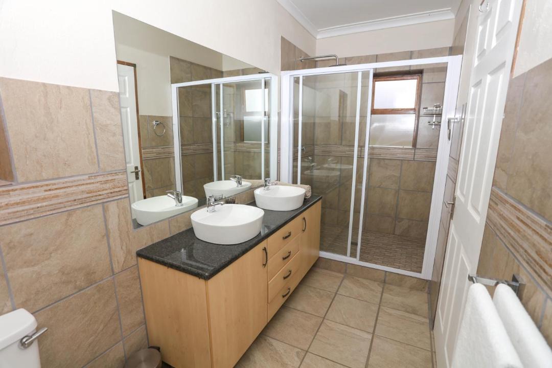Photo of Bathroom in uMngeni