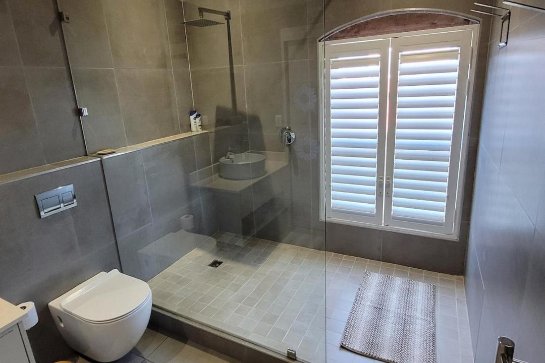 Photo of Bathroom in Hermanus City-Centre