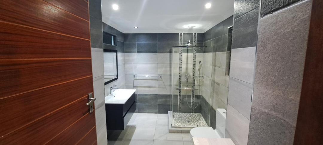 Photo of Bathroom in Greater Johannesburg Metropolitan Area