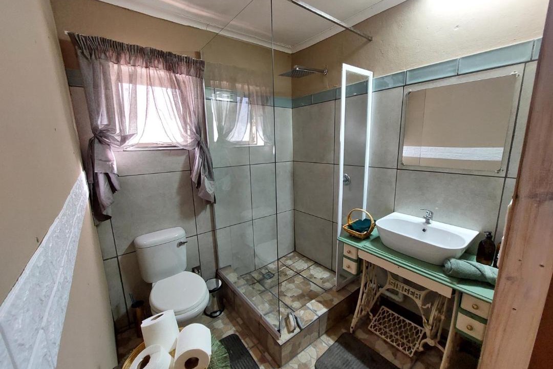 Photo of Bathroom in Bethulie
