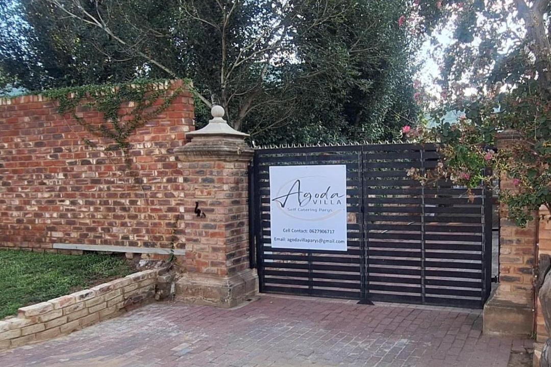 Photo of Others in Parys