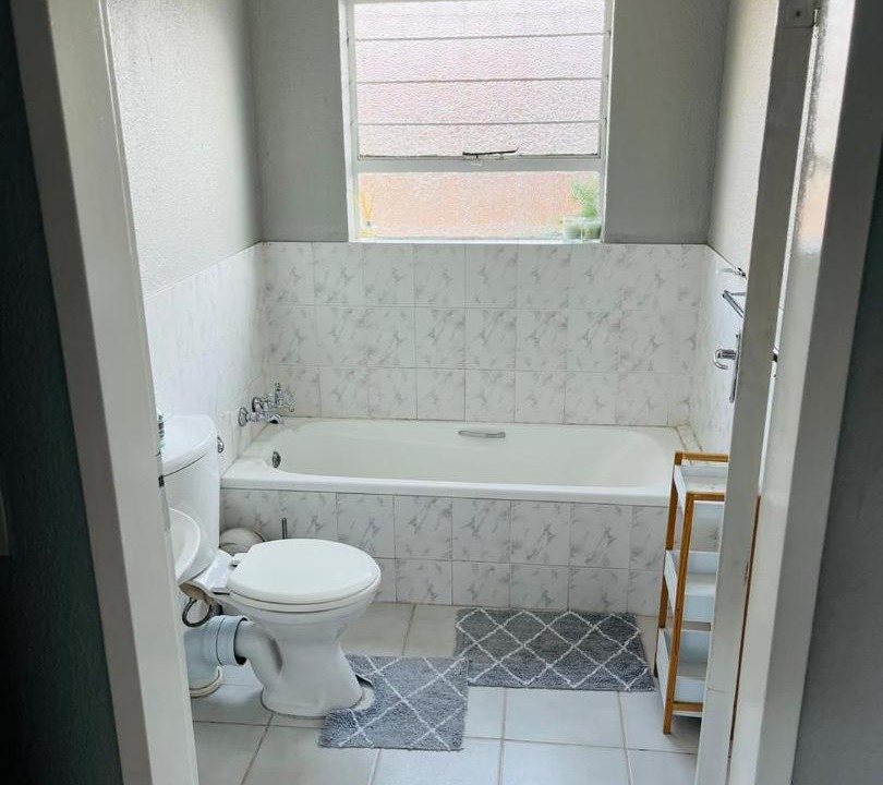 Photo of Bathroom in Emalahleni