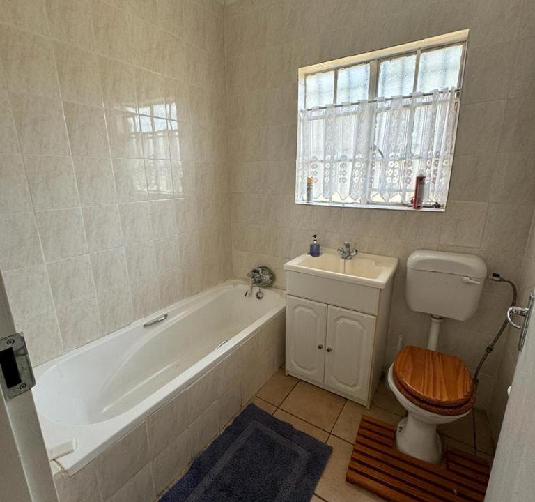 Photo of Bathroom in Deneysville