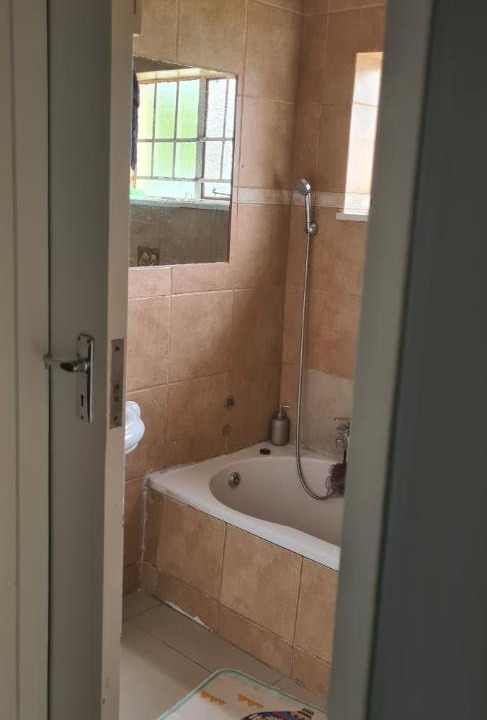 Photo of Bathroom in Robertsham
