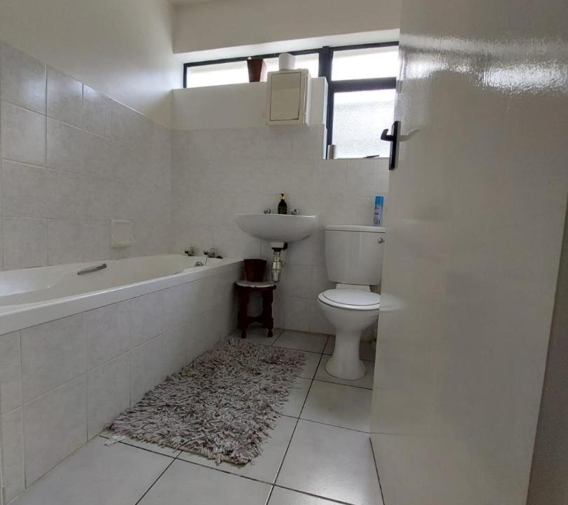 Photo of Bathroom in Gonubie