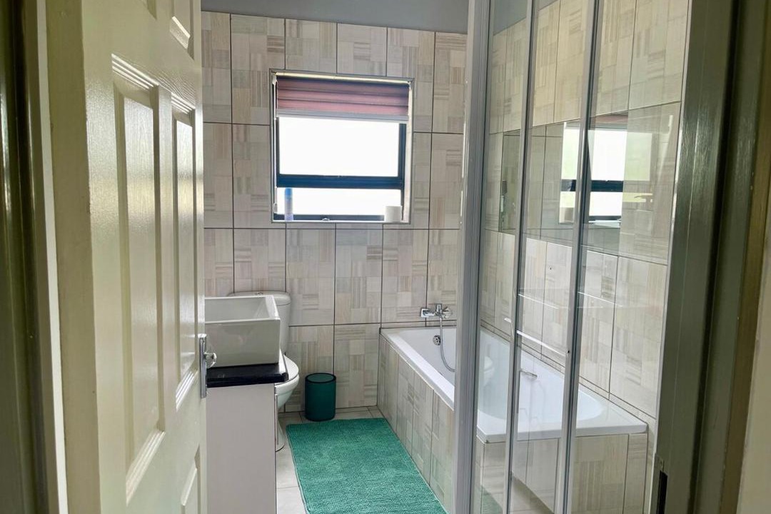 Photo of Bathroom in Parys