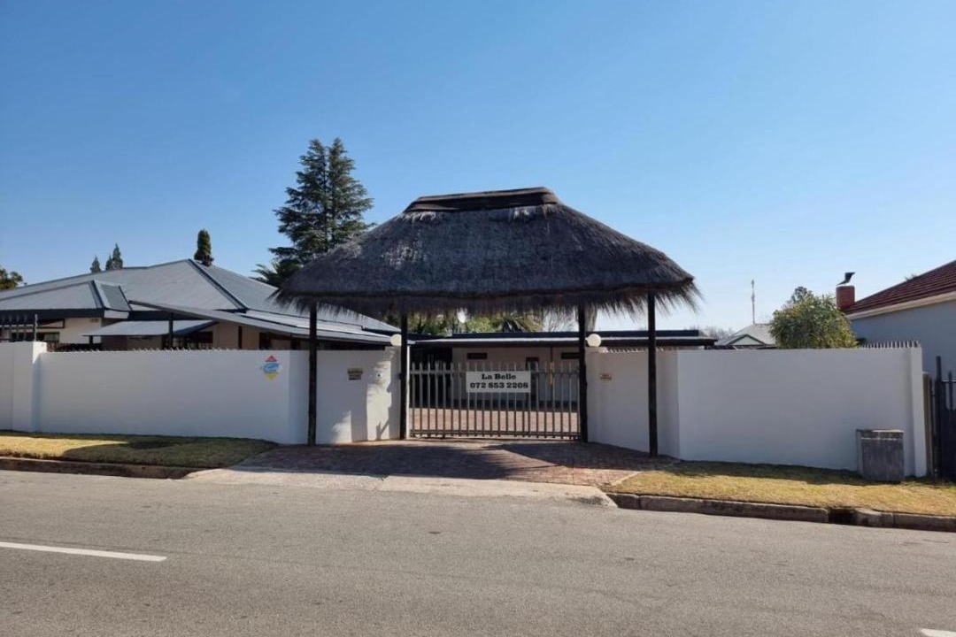 Photo of Others in Parys