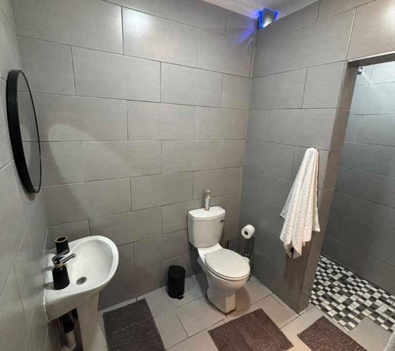 Photo of Bathroom in Flora Park