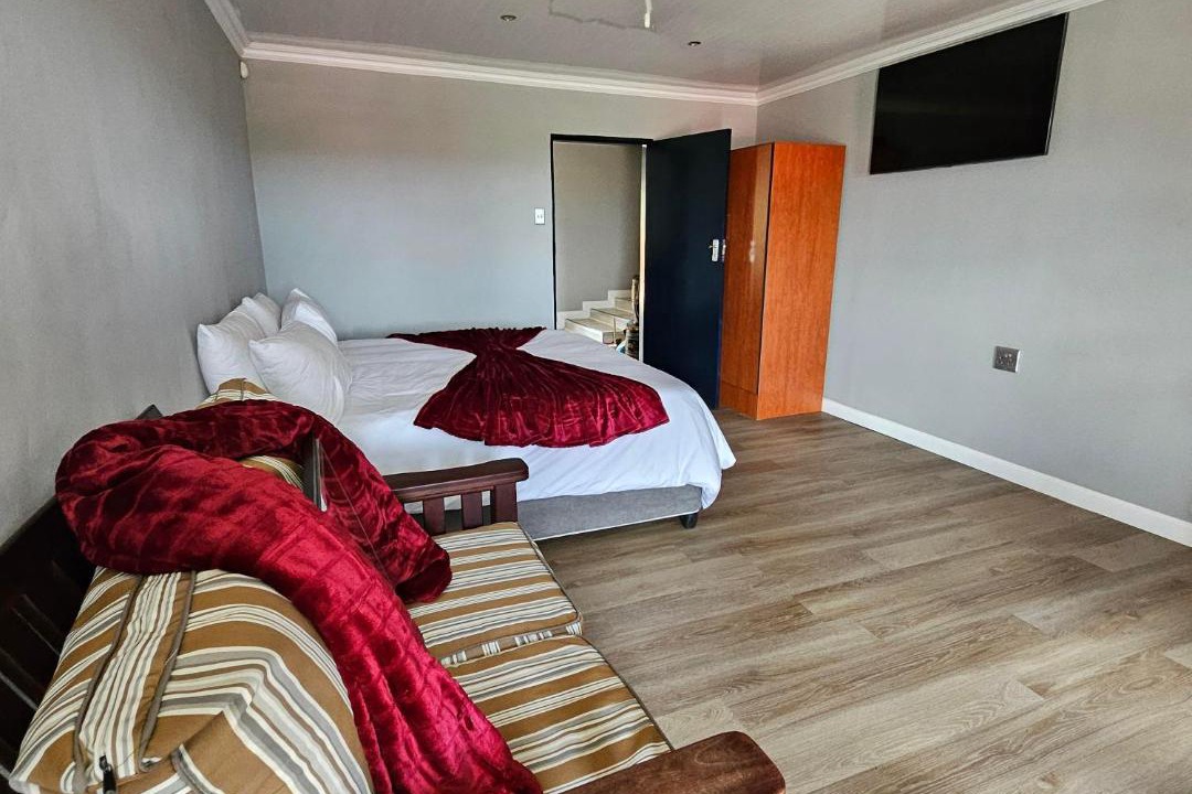 Photo of Bedroom in Emalahleni