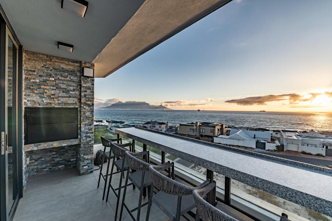 Photo of Patio Balcony in Bloubergstrand