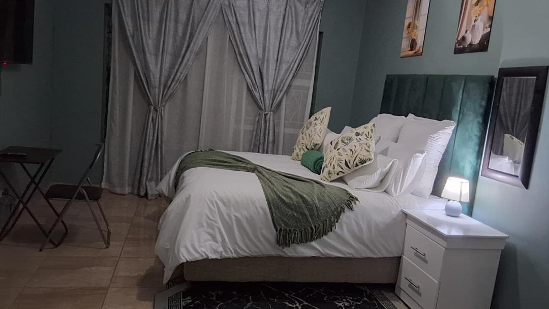 Photo of Bedroom in Emalahleni