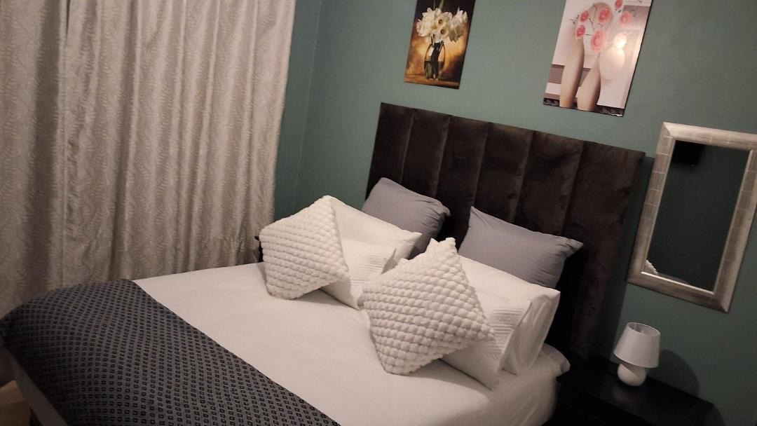 Photo of Bedroom in Emalahleni
