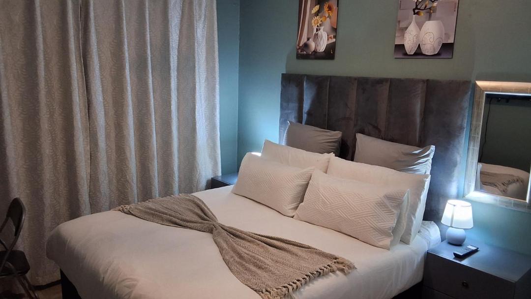 Photo of Bedroom in Emalahleni