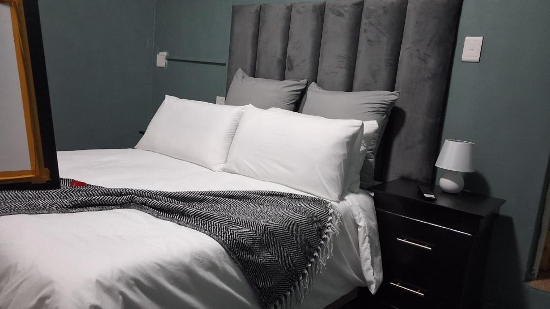 Photo of Bedroom in Emalahleni
