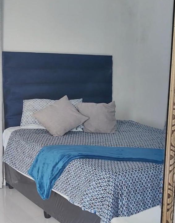 Photo of Bedroom in Amanzimtoti