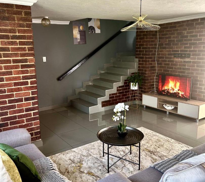 Photo of Livingroom in Greater Johannesburg Metropolitan Area