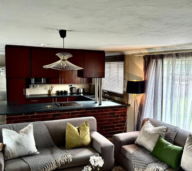 Photo of Livingroom in Greater Johannesburg Metropolitan Area