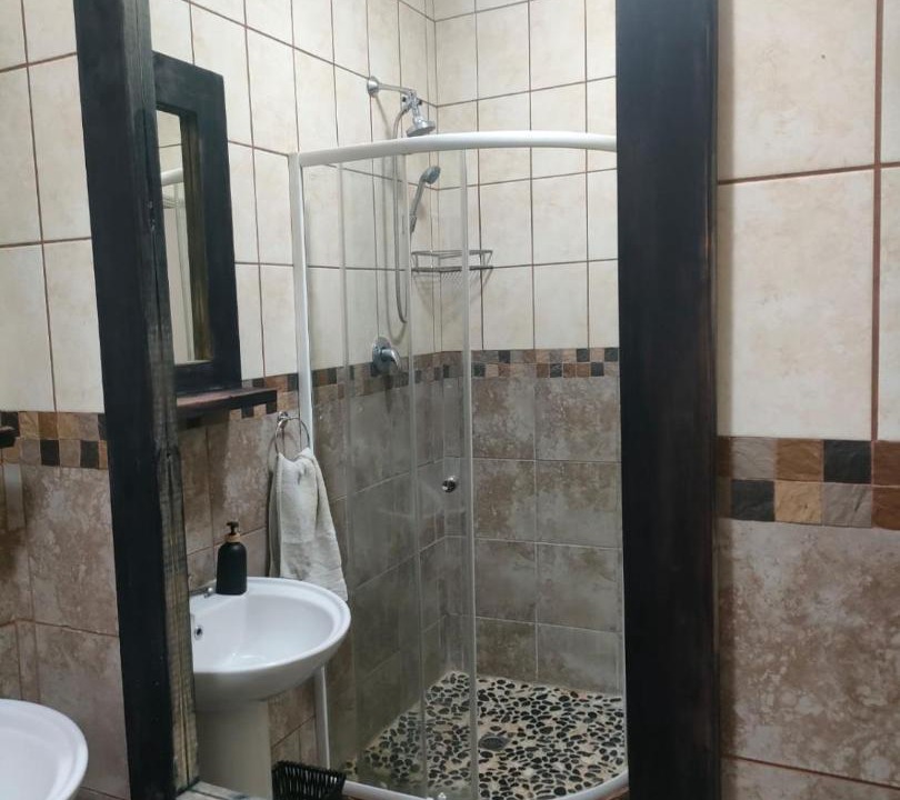 Photo of Bathroom in Springbok