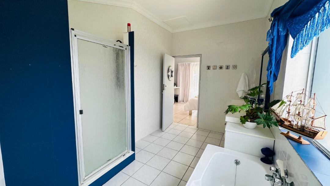 Photo of Bathroom in Struisbaai